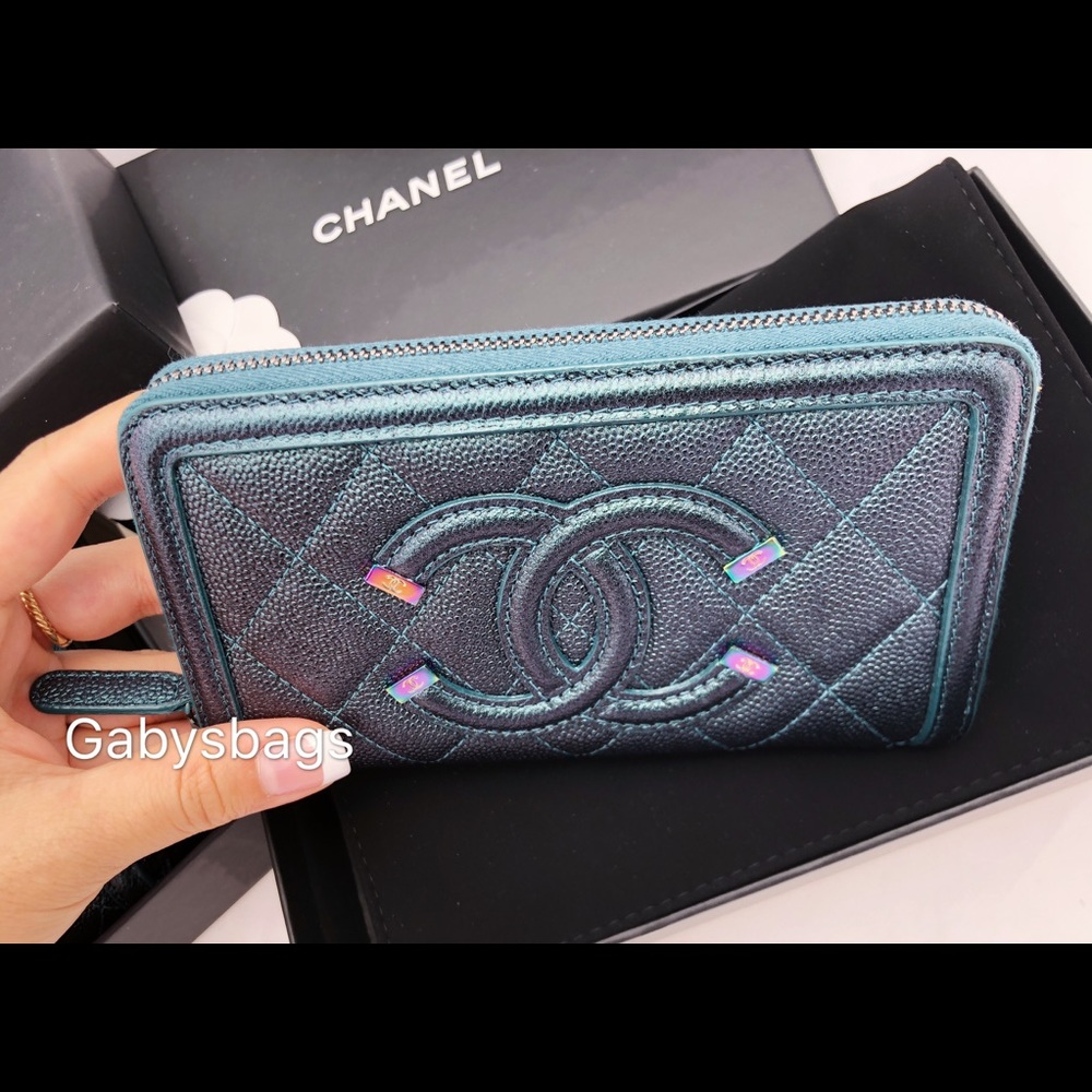 ‼️LAST1 Chanel Wallet iridescent rainbow hardware - Picture 3 of 8